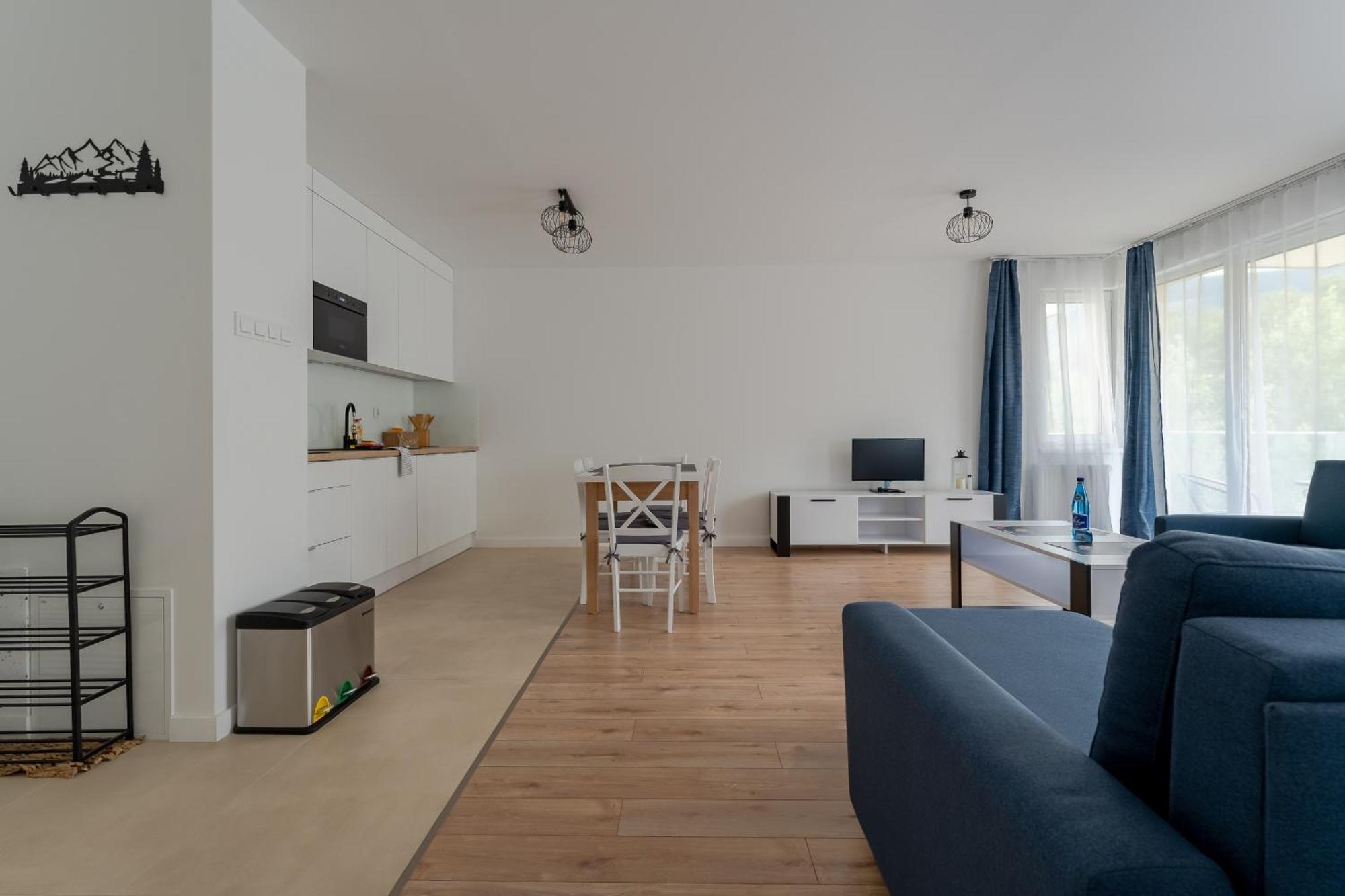 Apartment K27 - Z Pieknym Widokiem I Parkingiem - Spaceapart